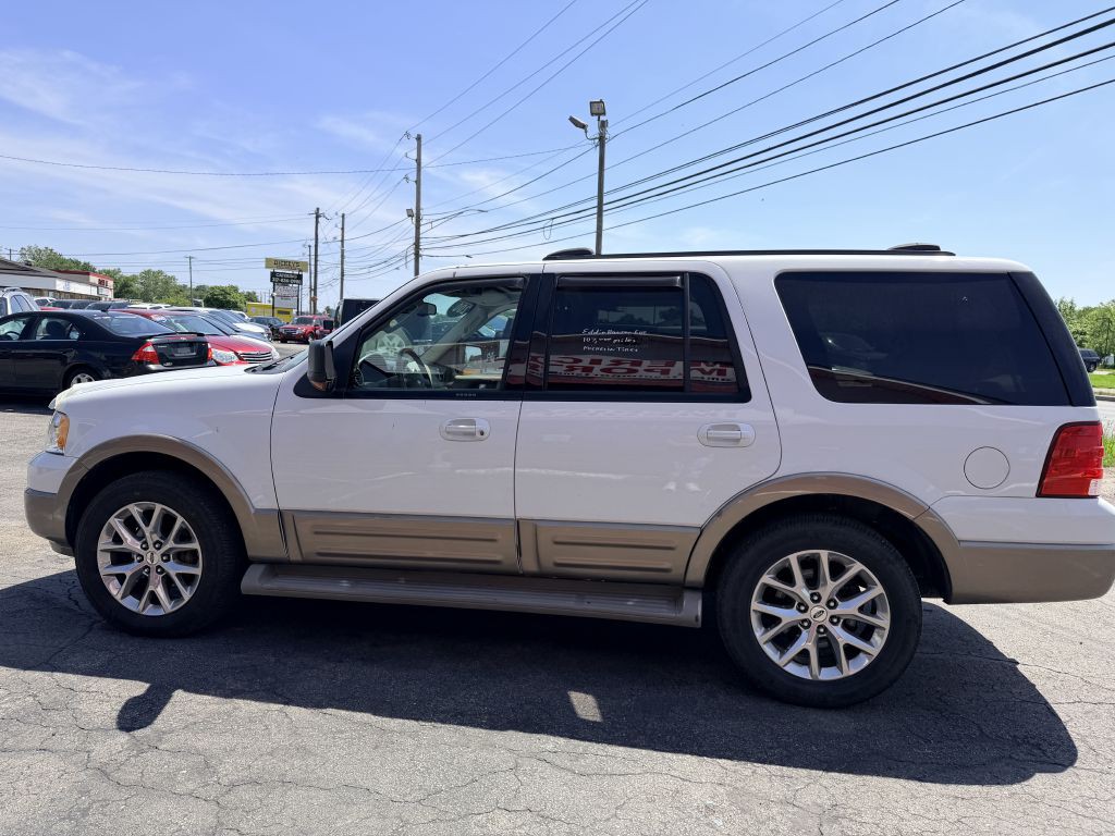 2004 Ford Expedition Image 3