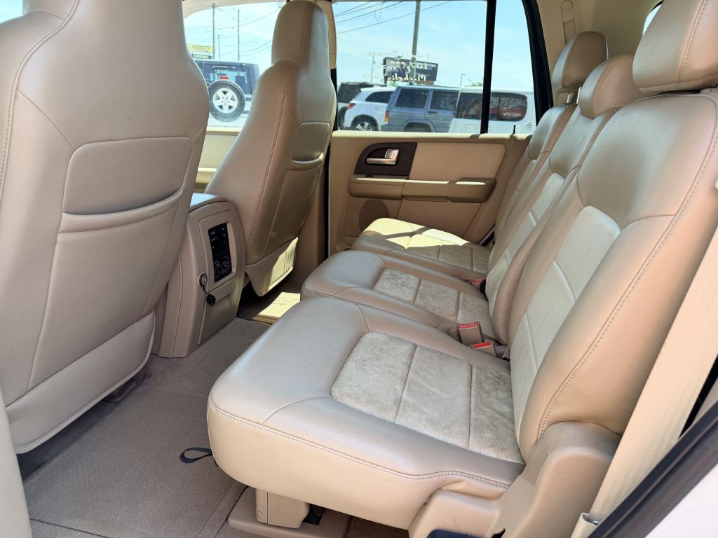 2004 Ford Expedition Image 6