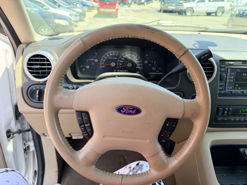 2004 Ford Expedition Image 12