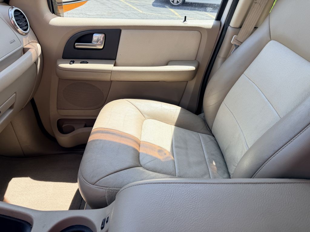 2004 Ford Expedition Image 14