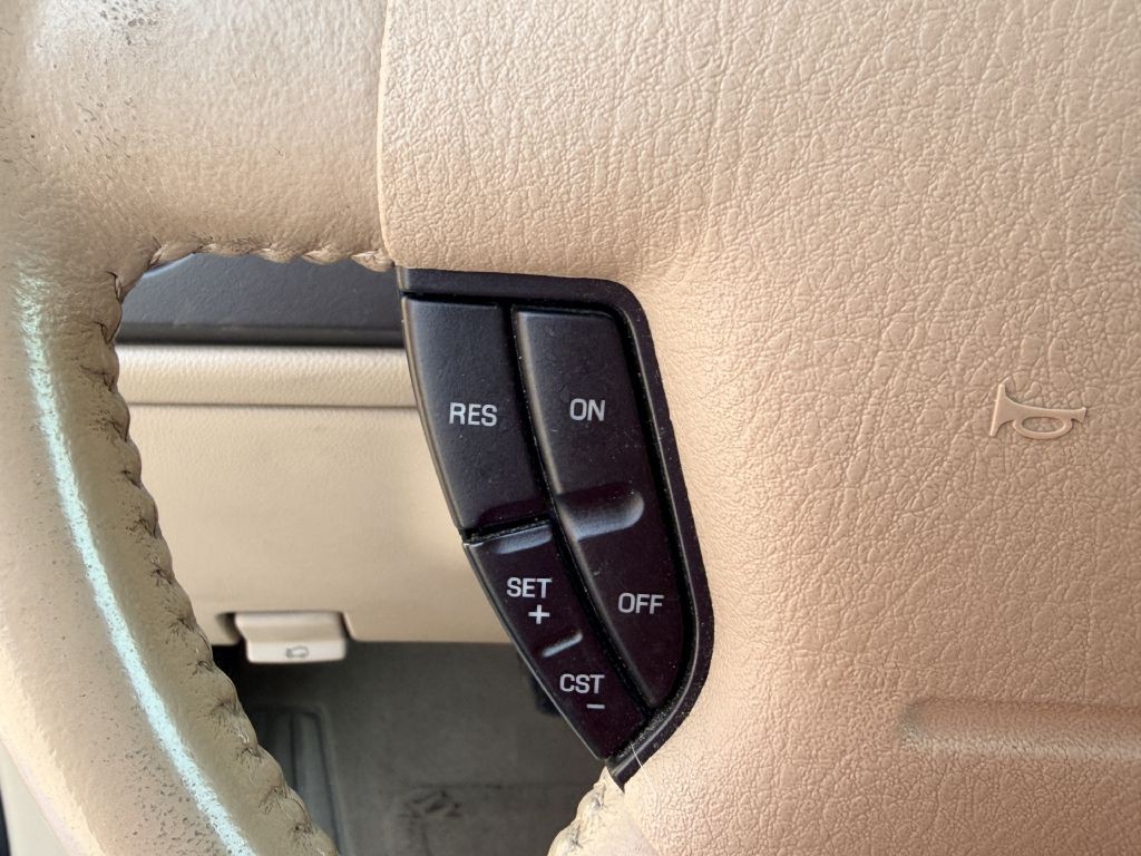 2004 Ford Expedition Image 17