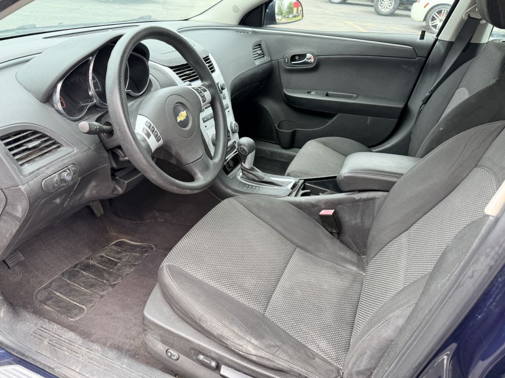 2012 Chevrolet Malibu Image 9