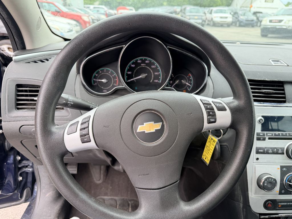 2012 Chevrolet Malibu Image 10
