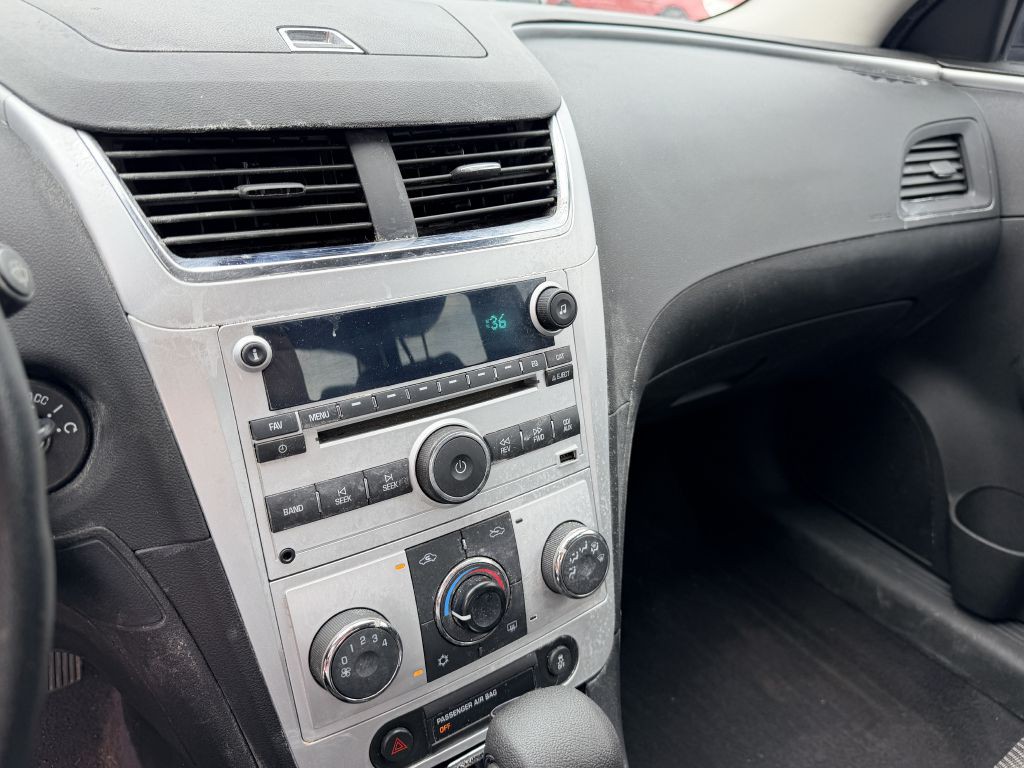 2012 Chevrolet Malibu Image 11