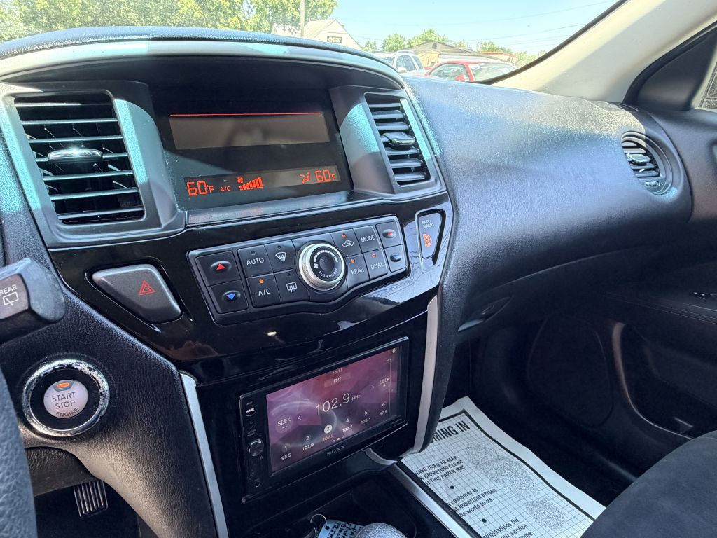 2015 Nissan Pathfinder Image 13