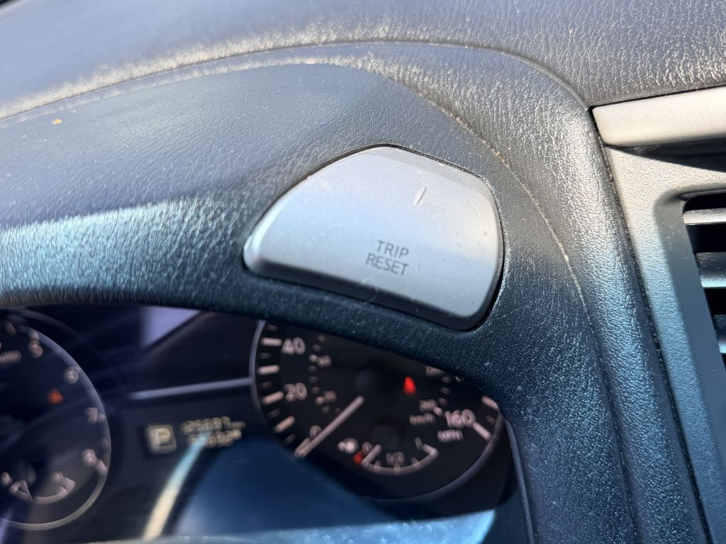2015 Nissan Pathfinder Image 19