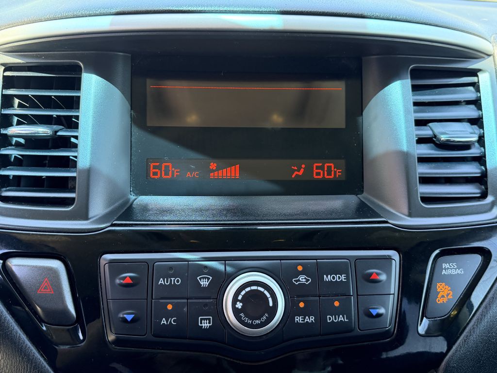2015 Nissan Pathfinder Image 21