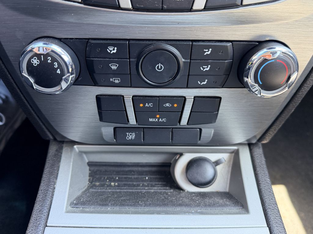 2011 Ford Fusion Image 16