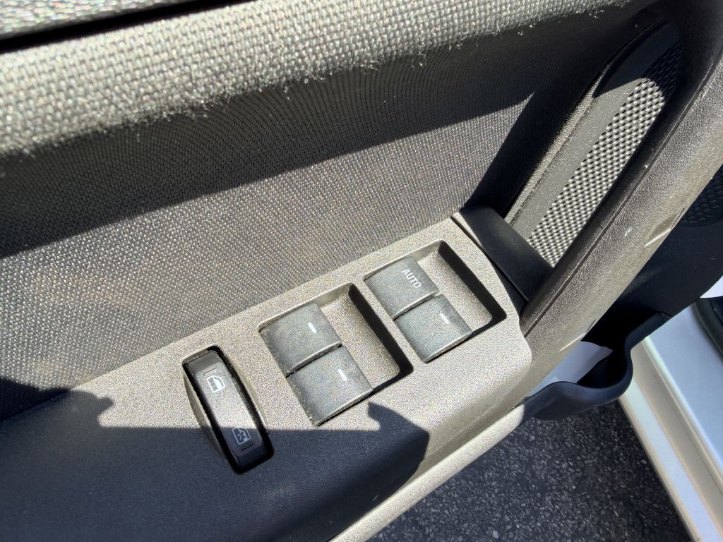 2009 Ford Focus Image 8