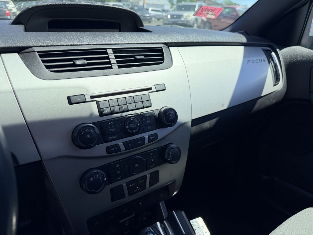 2009 Ford Focus Image 11