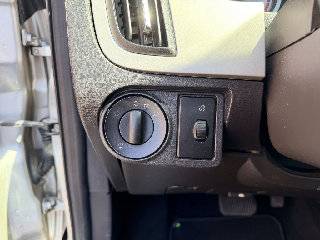 2009 Ford Focus Image 13