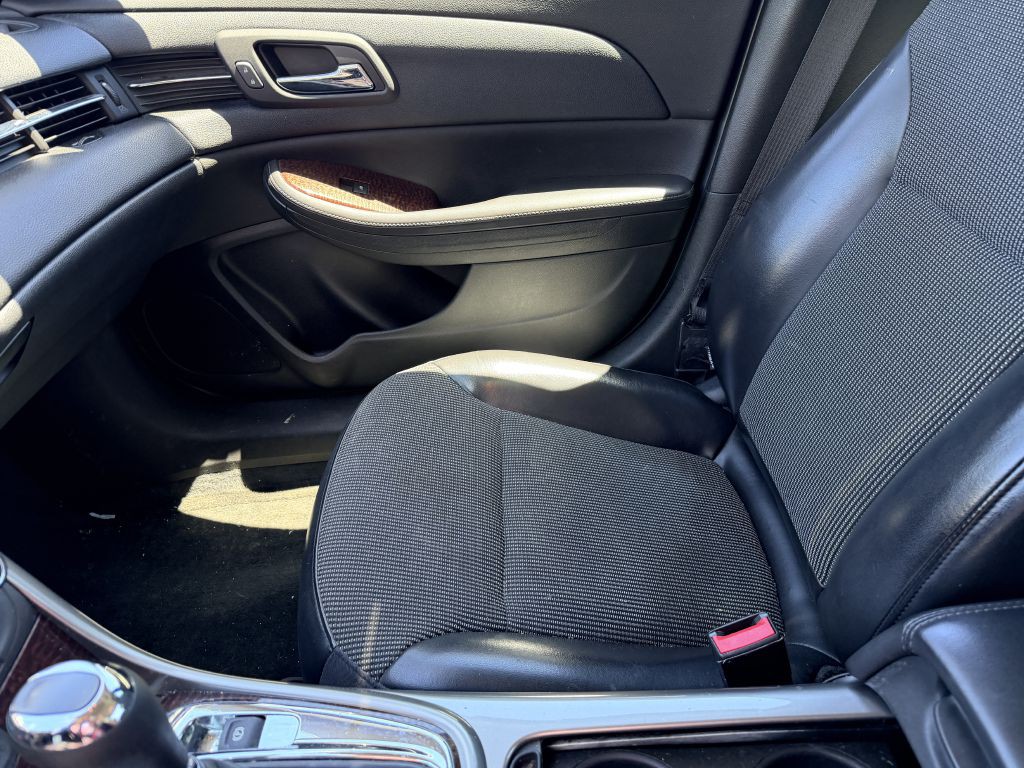 2013 Chevrolet Malibu Image 11