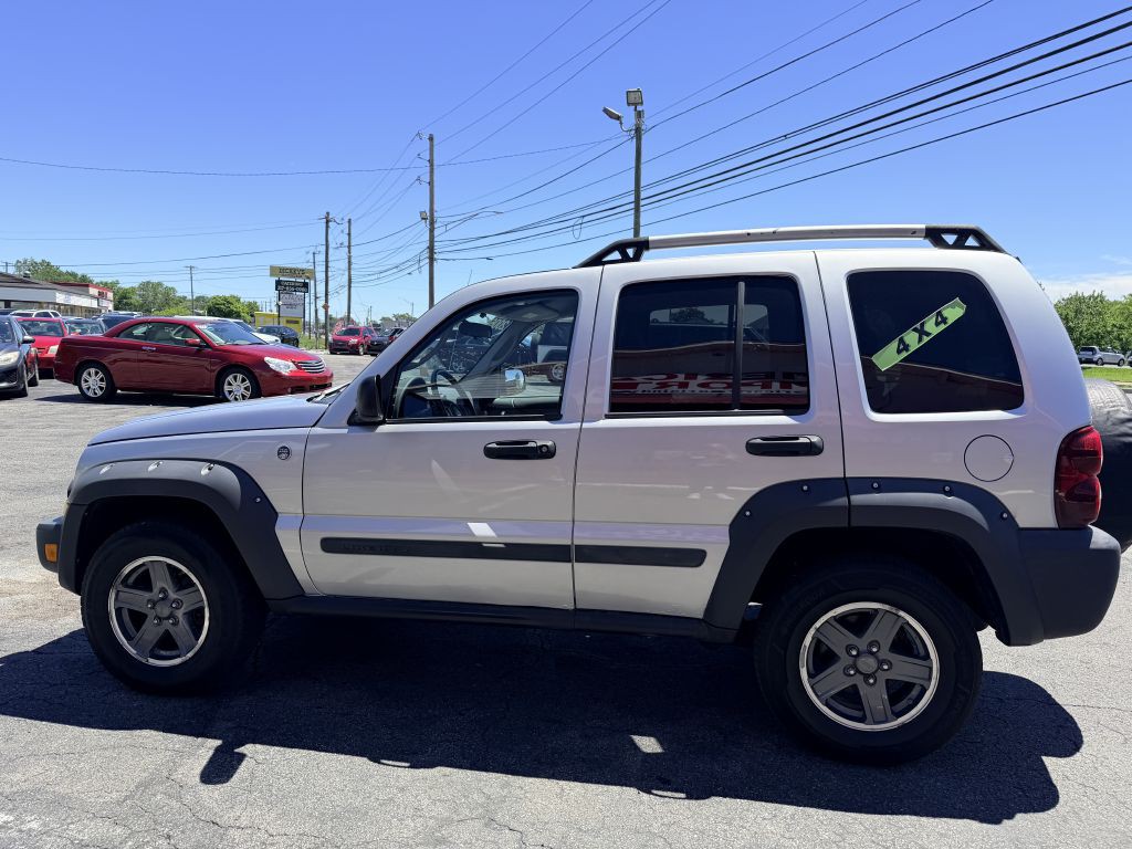 2006 Jeep Liberty Image 3