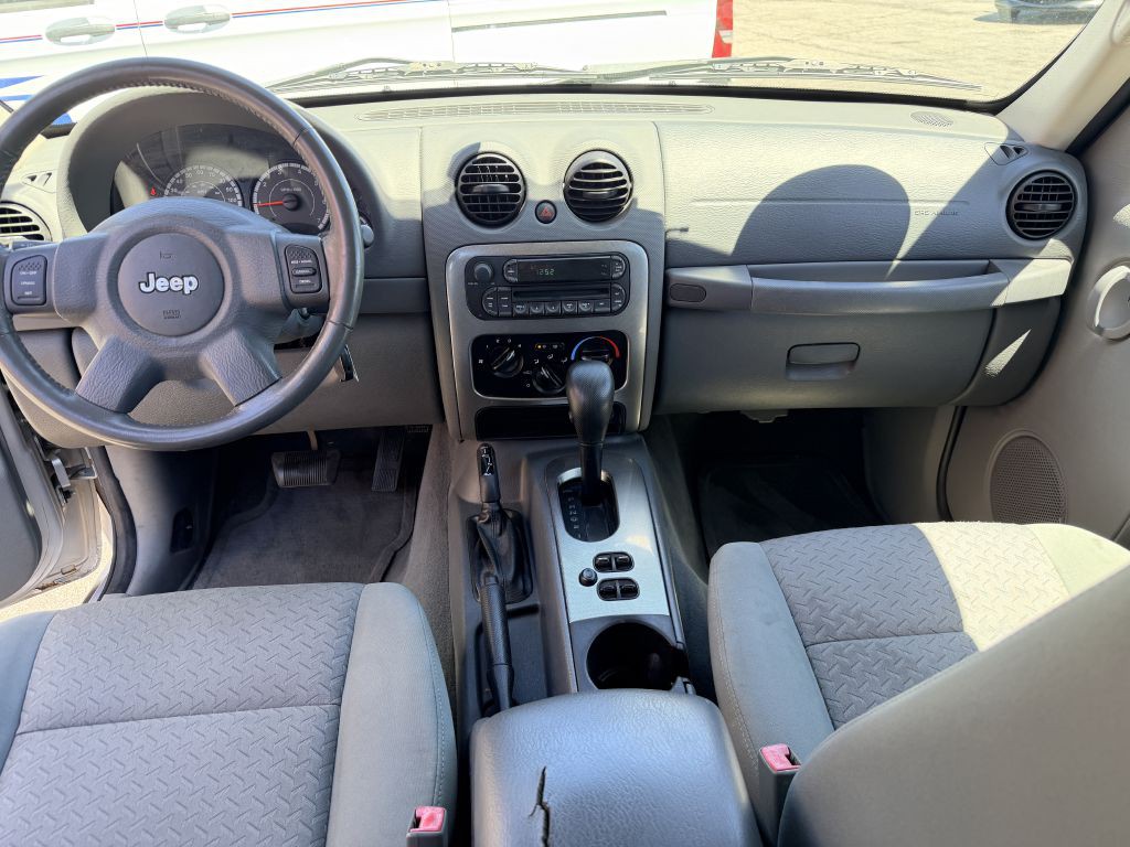 2006 Jeep Liberty Image 7