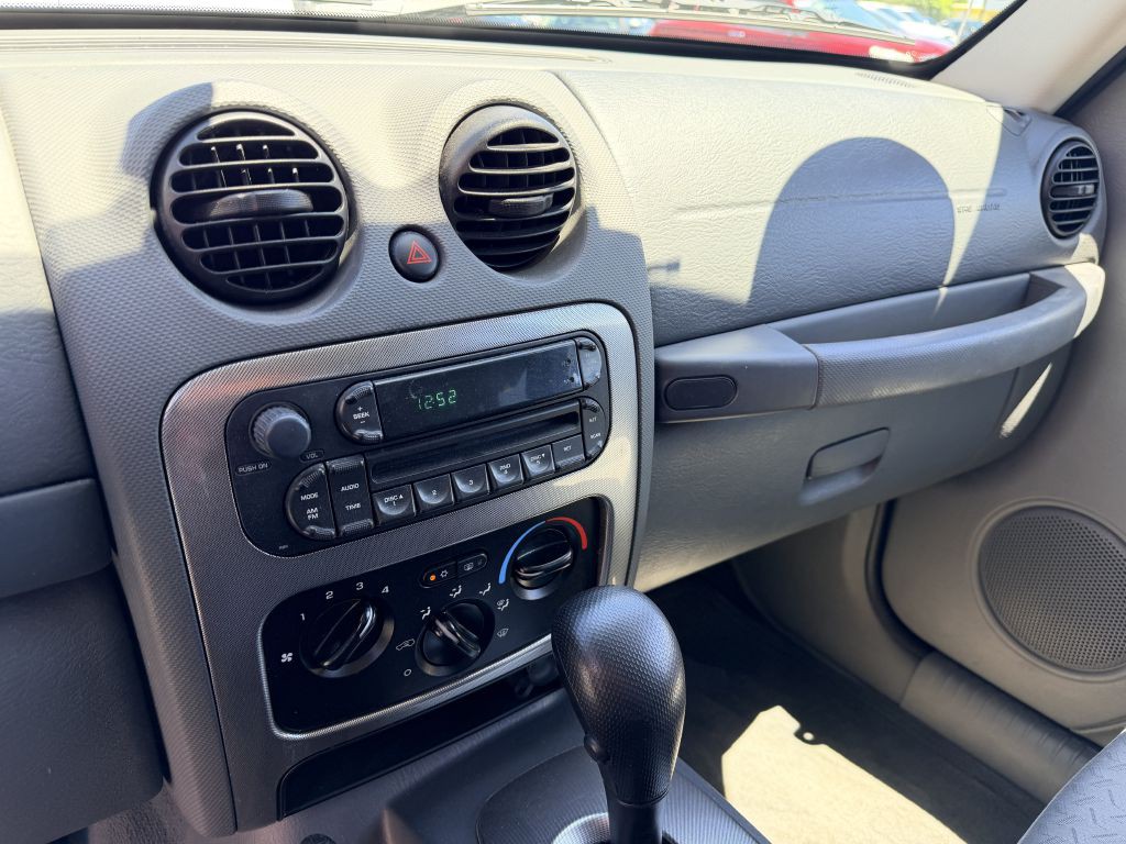 2006 Jeep Liberty Image 11