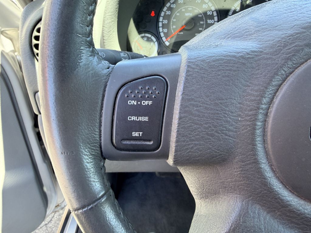2006 Jeep Liberty Image 13
