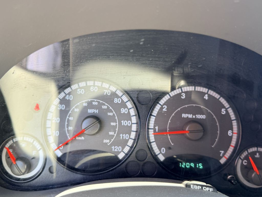 2006 Jeep Liberty Image 15