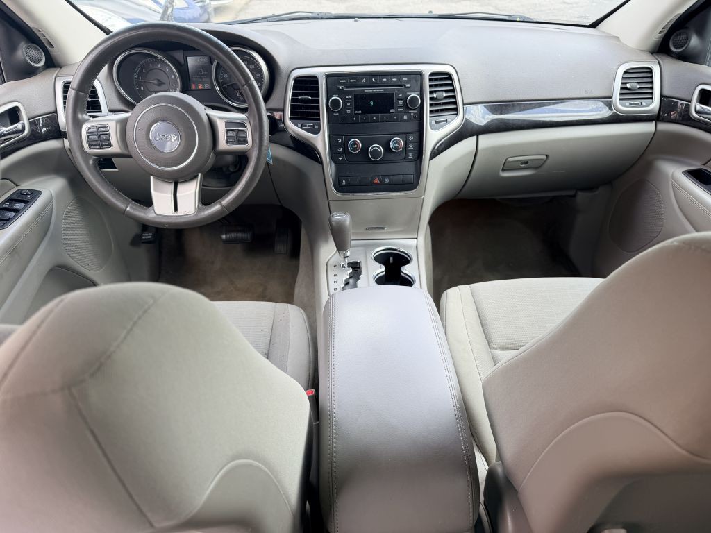 2012 Jeep Grand Cherokee Image 8