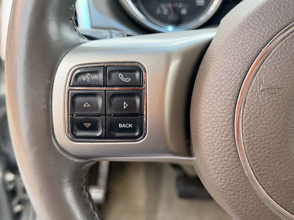 2012 Jeep Grand Cherokee Image 15