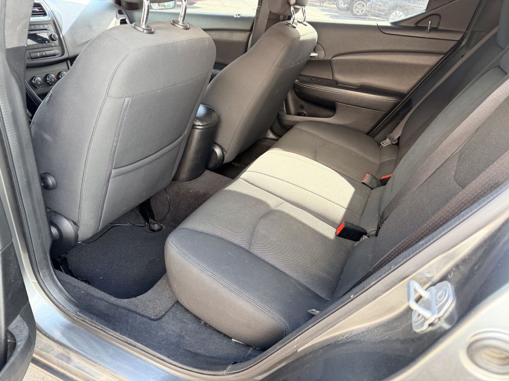 2012 Dodge Avenger Image 5