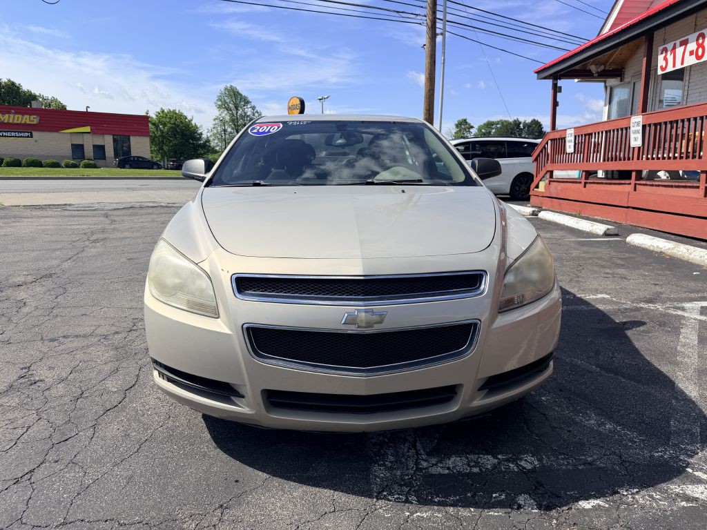 2010 Chevrolet Malibu Image 2