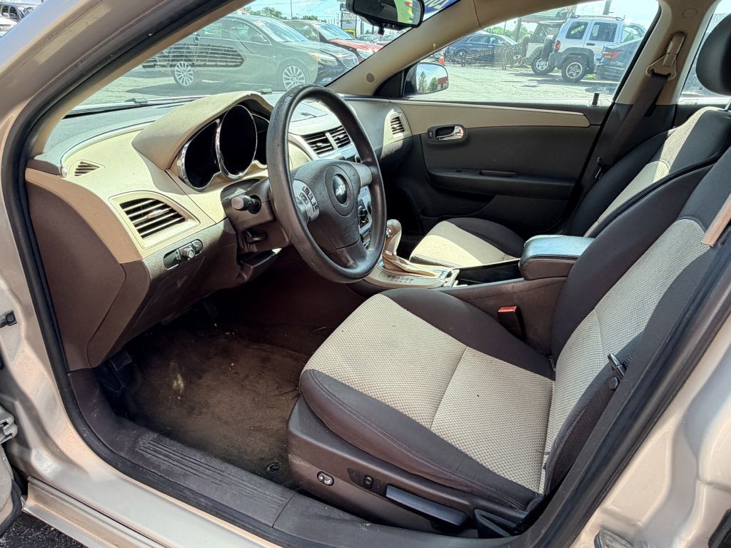 2010 Chevrolet Malibu Image 8