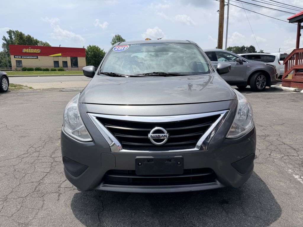 2017 Nissan Versa Image 2