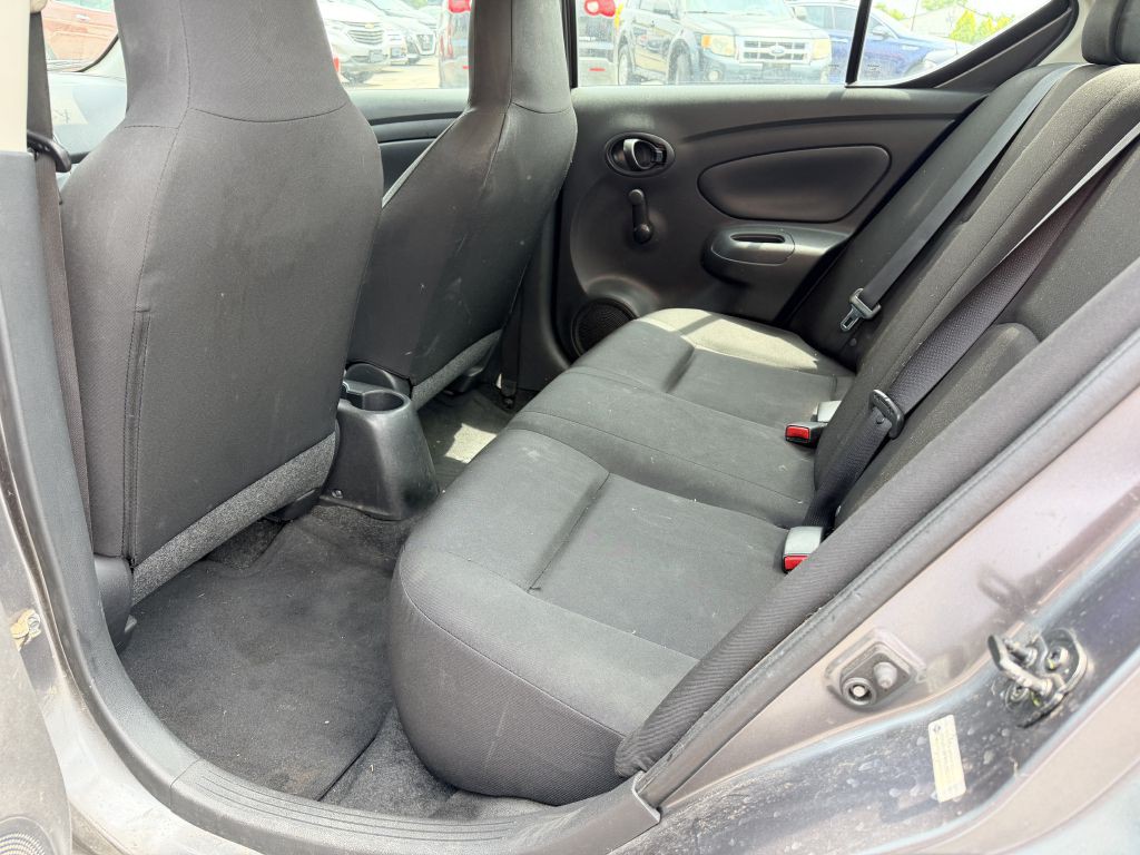 2017 Nissan Versa Image 5