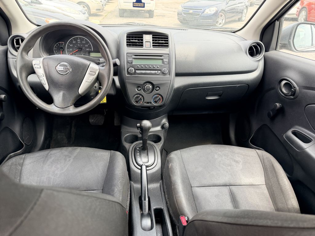 2017 Nissan Versa Image 6