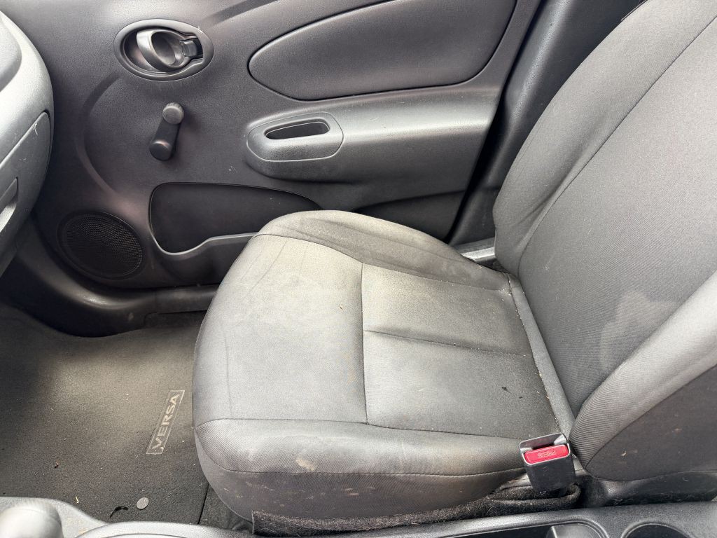 2017 Nissan Versa Image 10