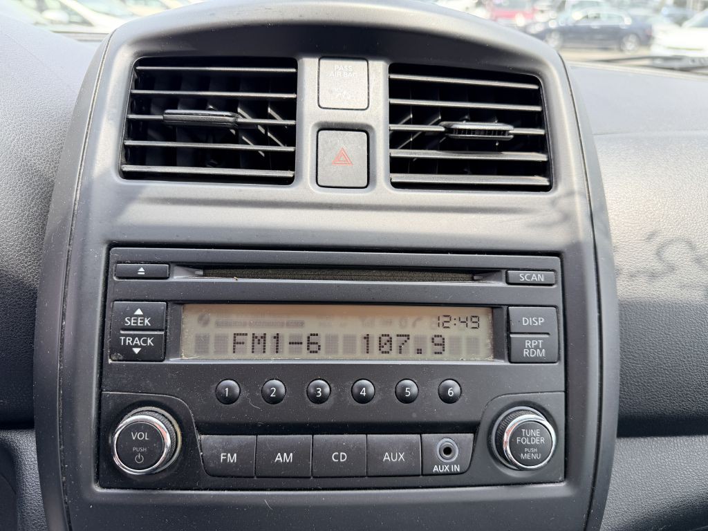 2017 Nissan Versa Image 15