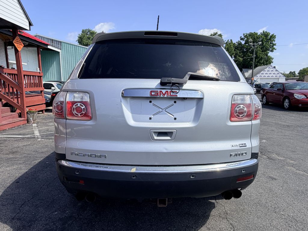 2011 GMC Acadia Image 4