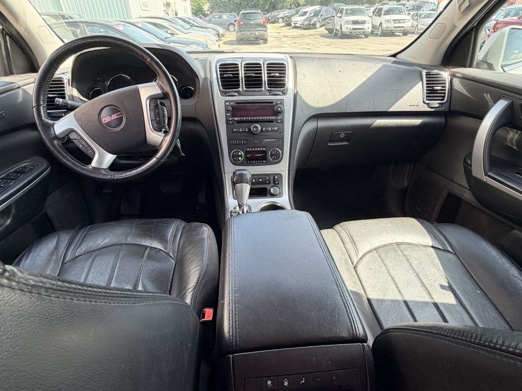 2011 GMC Acadia Image 11