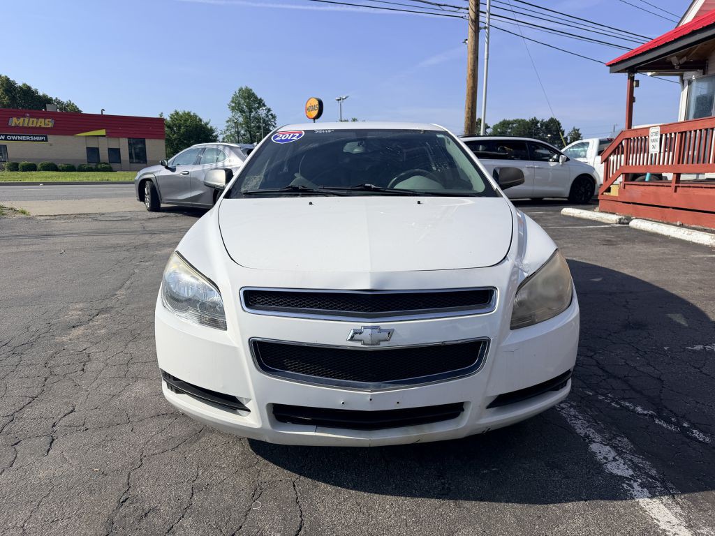 2012 Chevrolet Malibu Image 2