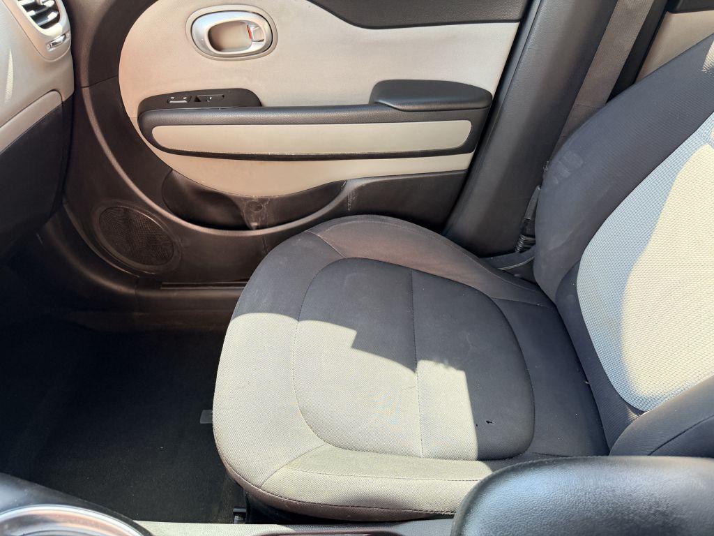 2015 Kia Soul Image 12