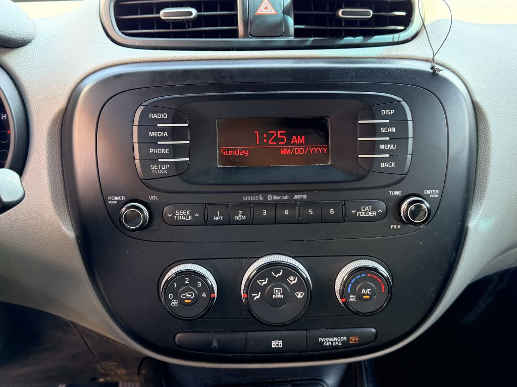 2015 Kia Soul Image 17