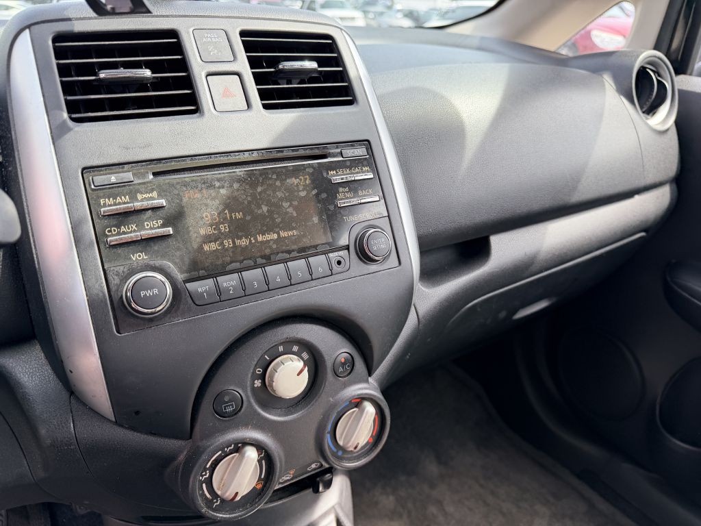 2014 Nissan Versa Image 11