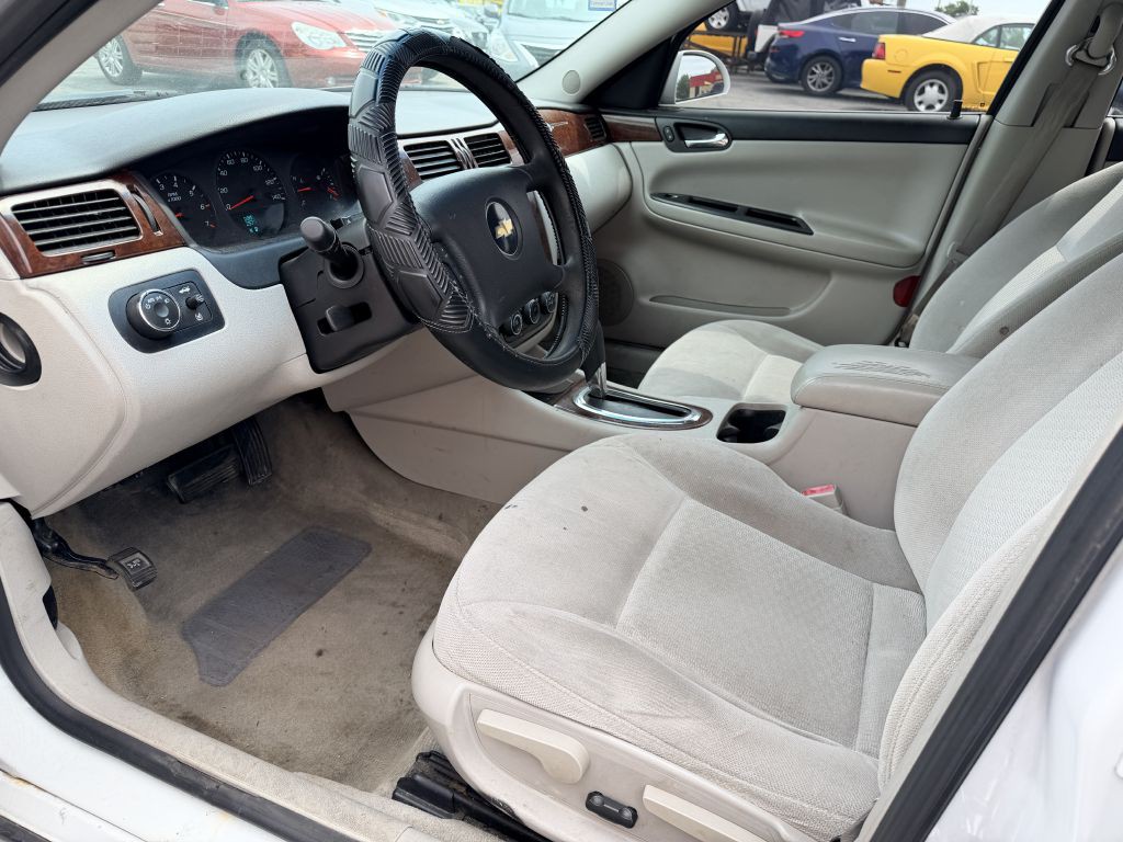 2011 Chevrolet Impala Image 8