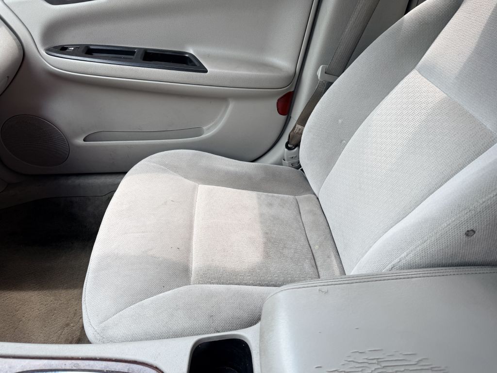 2011 Chevrolet Impala Image 11