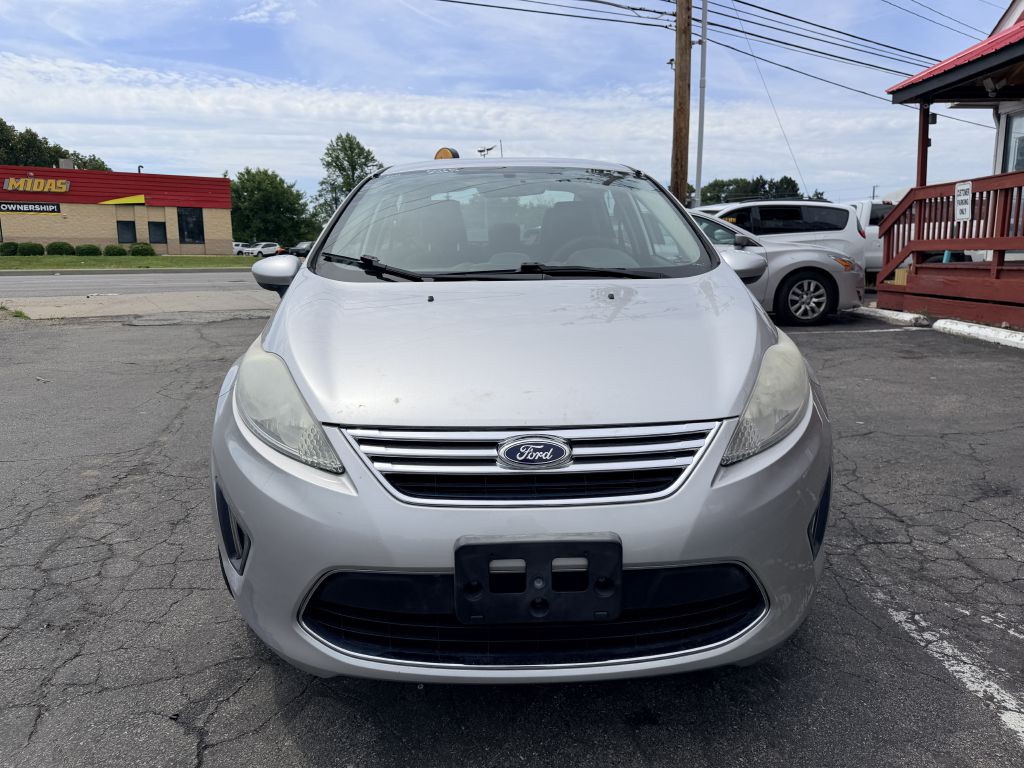 2011 Ford Fiesta Image 2