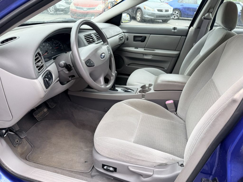 2003 Ford Taurus Image 8