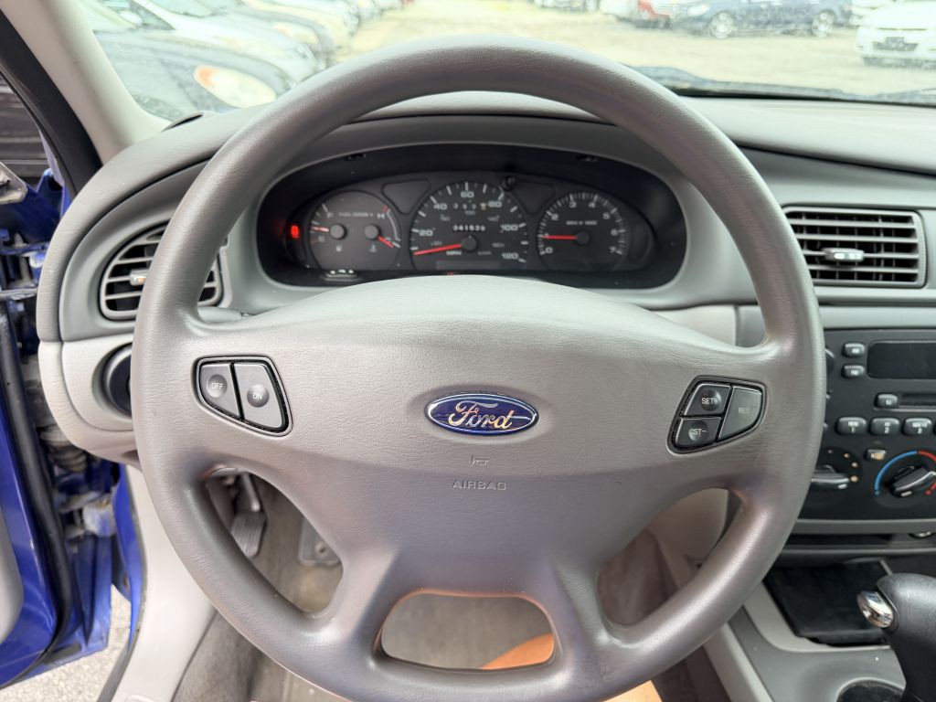 2003 Ford Taurus Image 9