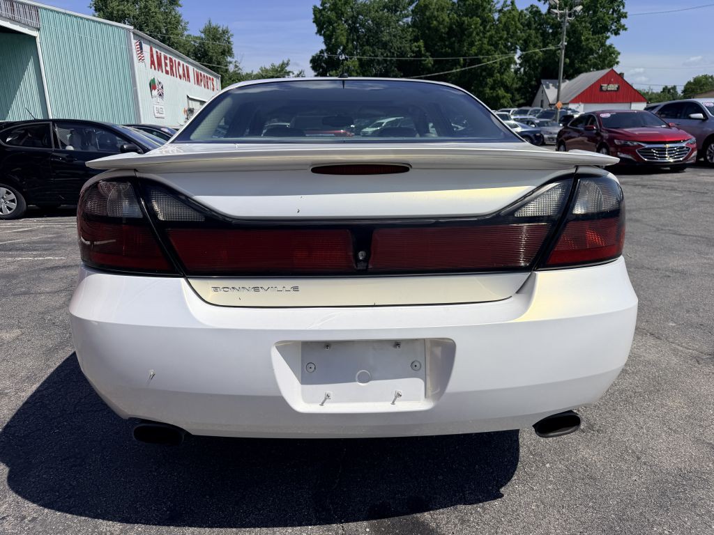 2005 Pontiac Bonneville Image 4