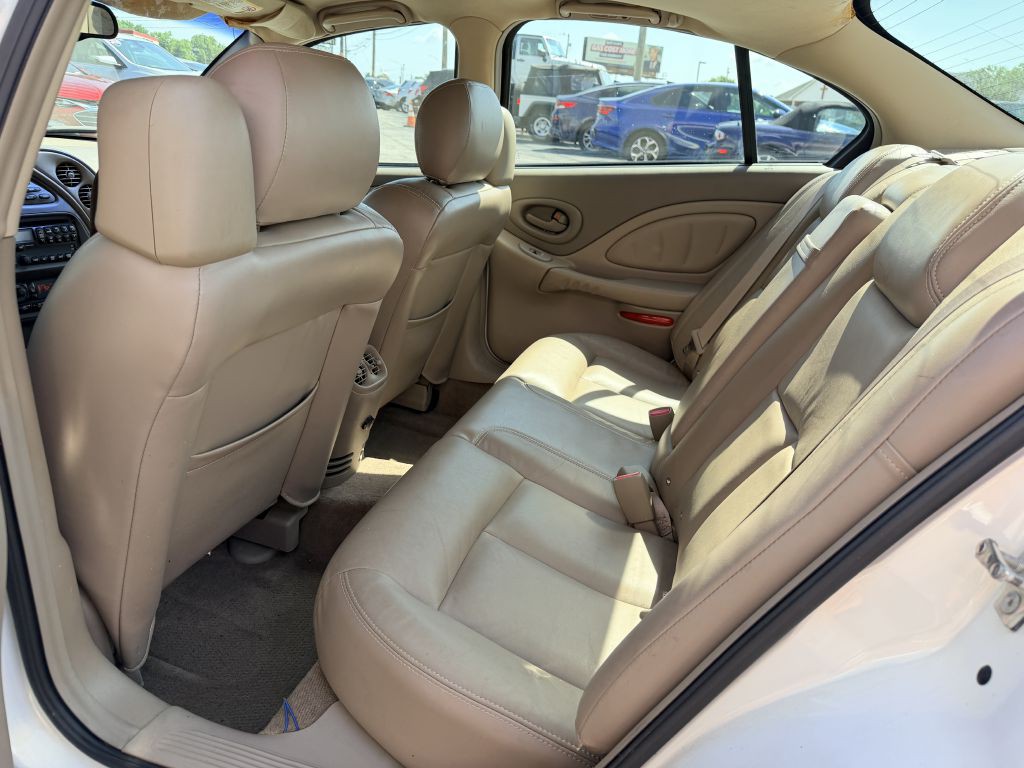2005 Pontiac Bonneville Image 5