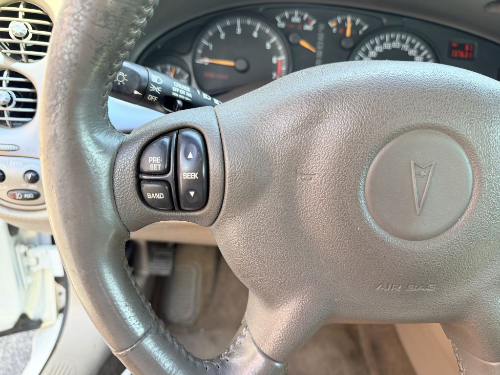 2005 Pontiac Bonneville Image 14
