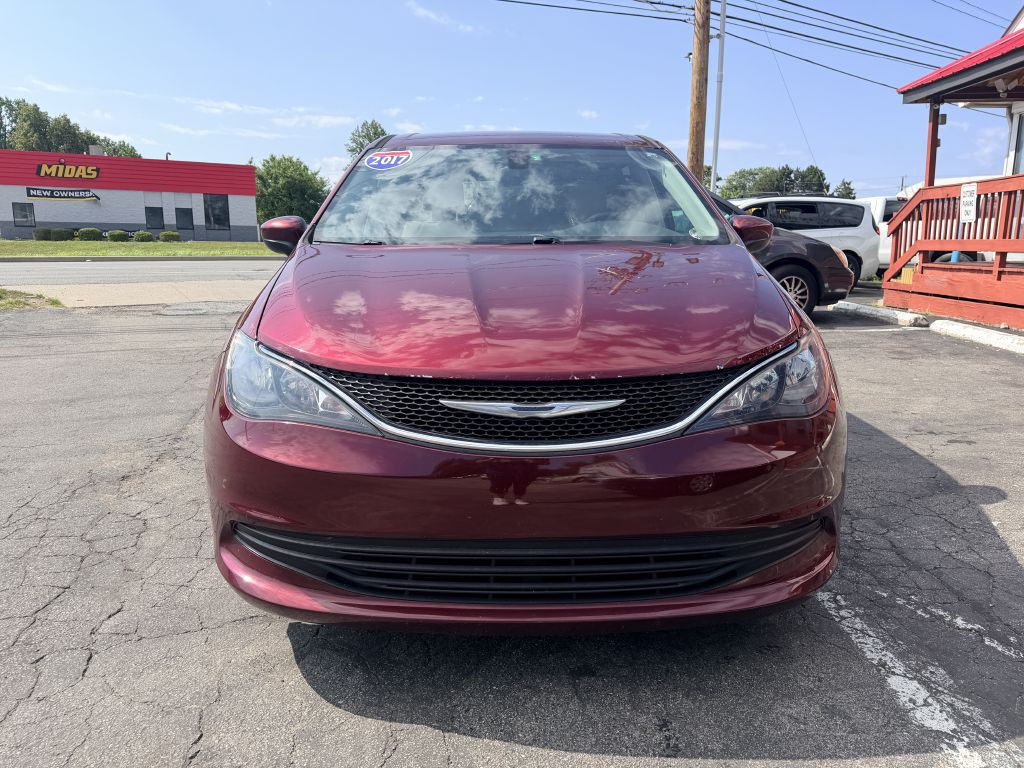 2017 Chrysler Pacifica Image 2