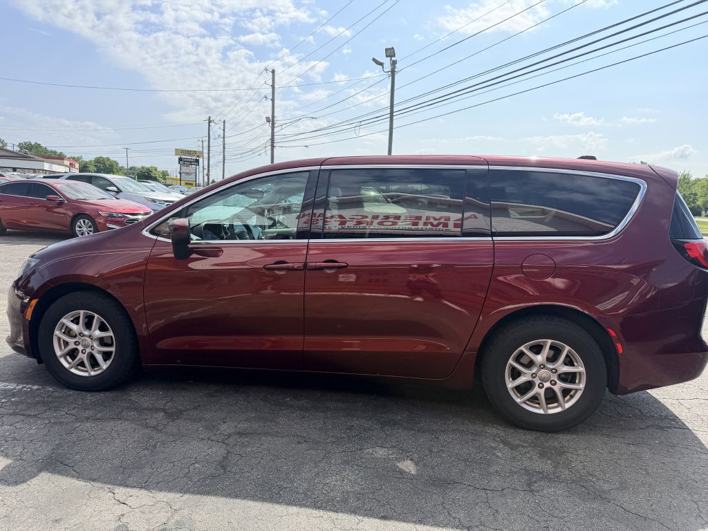 2017 Chrysler Pacifica Image 3
