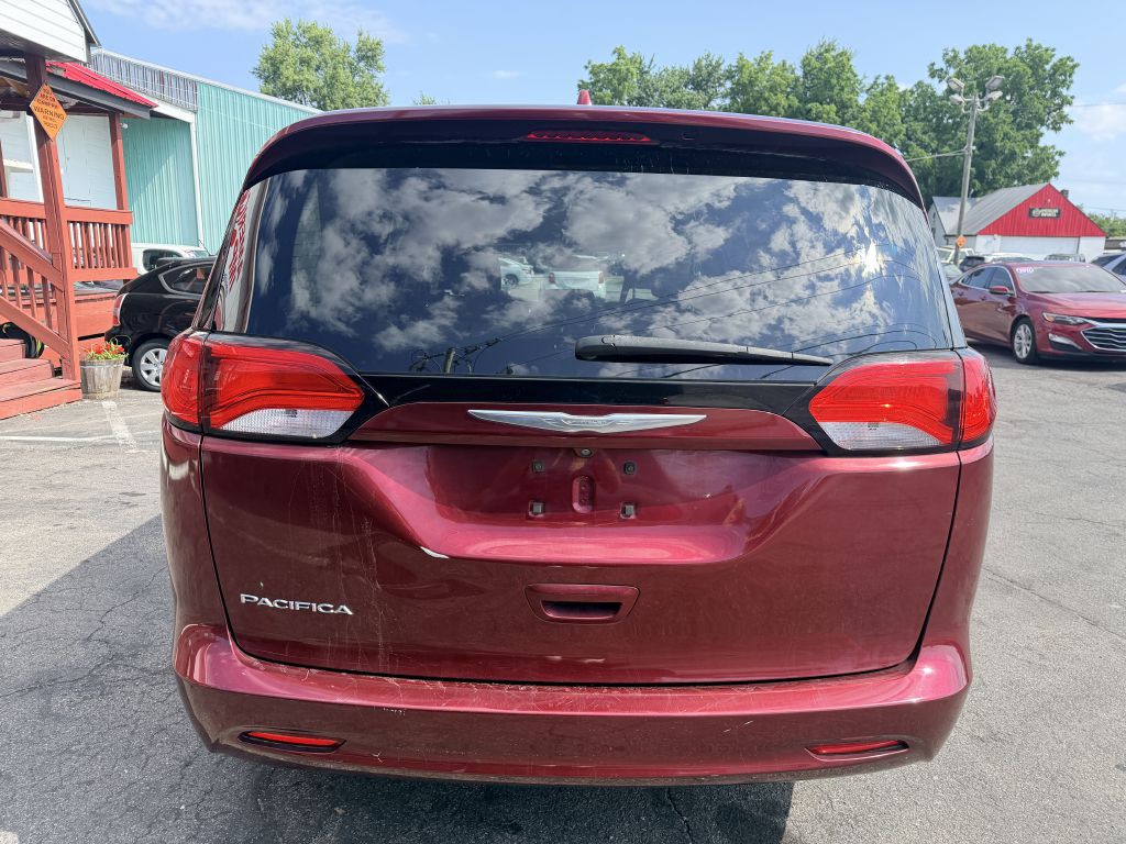 2017 Chrysler Pacifica Image 4