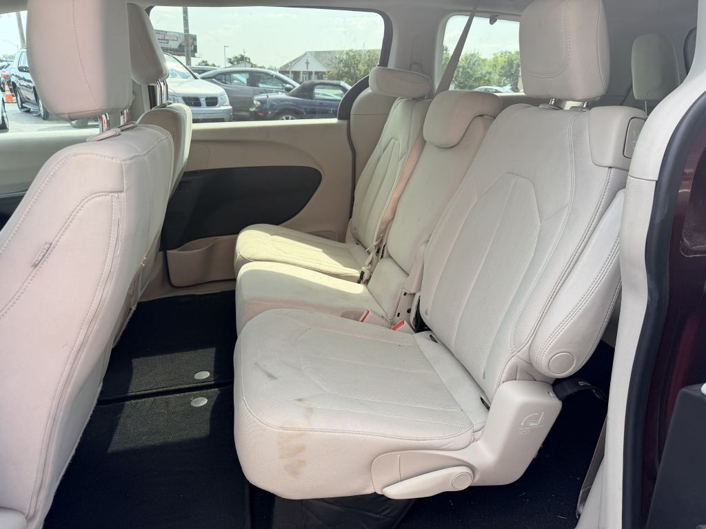 2017 Chrysler Pacifica Image 7