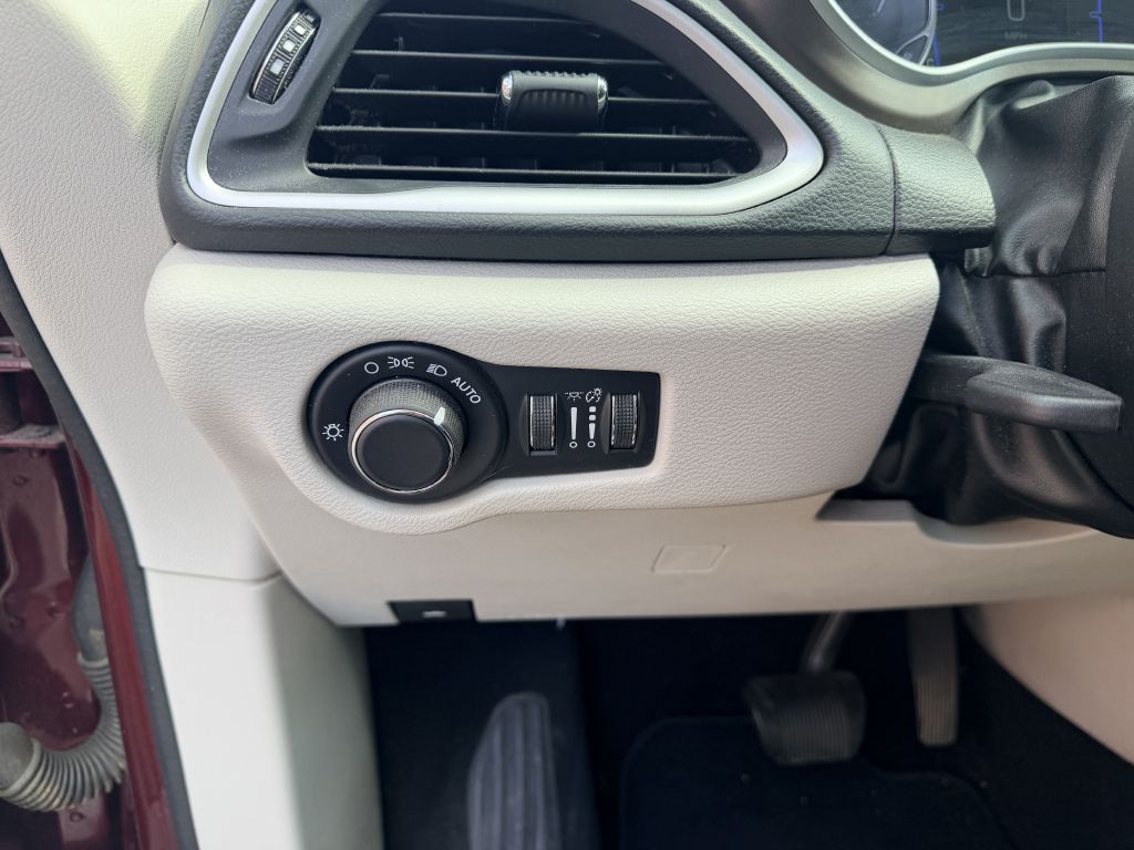 2017 Chrysler Pacifica Image 14